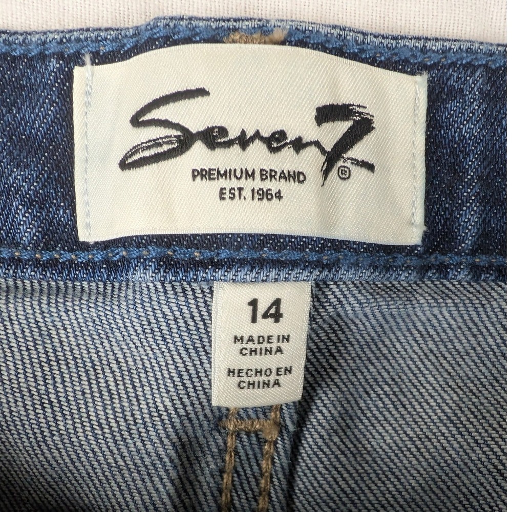 Seven7 Women's Blue Wash Loose Fit Cropped Jeans Size 14 - Picture 3 of 13